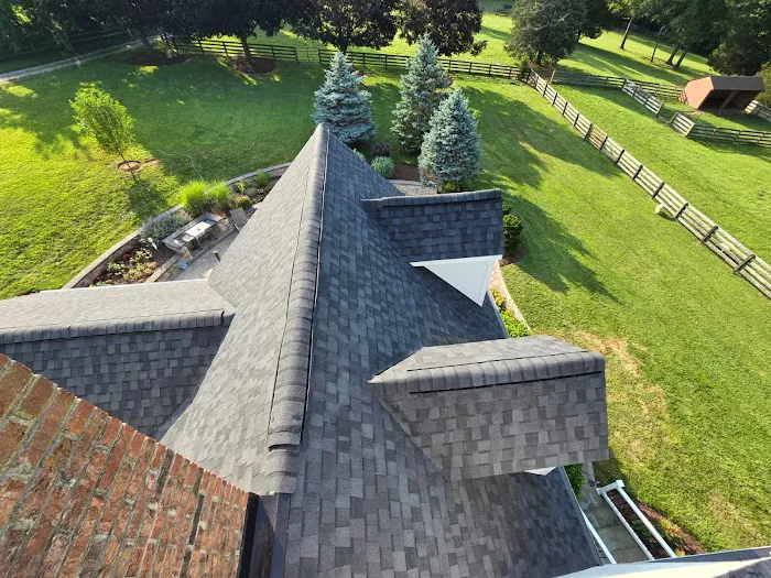 B&R SIDING INC Picture 9