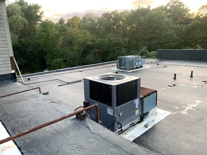 Robert Roofing and Gutters, Inc. Picture 9