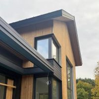 Arya Roofing & Contracting ico