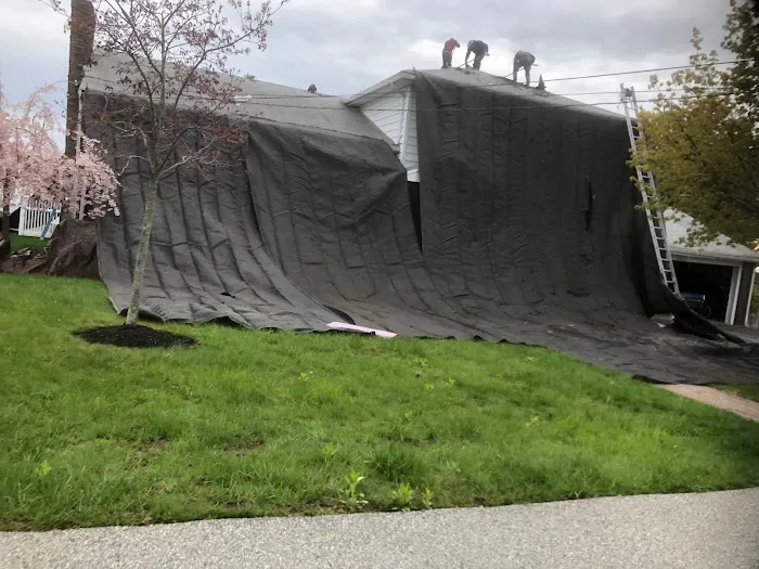 Expert Roofing & Siding Construction Picture 1