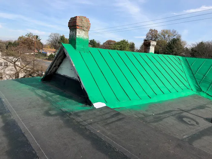 Niko's Roofing Picture 1