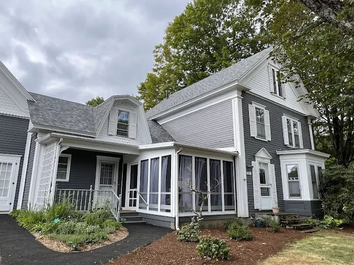 Adam Vaillancourt Roofing & Gutters Picture 3