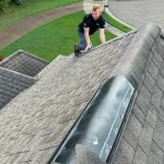 How to Choose a Roofing Contractor That Offers a Comprehensive Maintenance Program