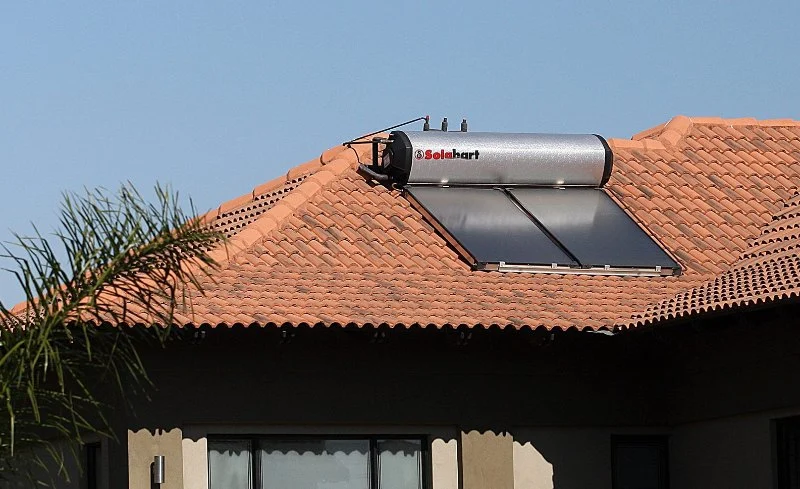 The Lifespan of a Roof Under Extreme Heat Conditions: What You Need to Know