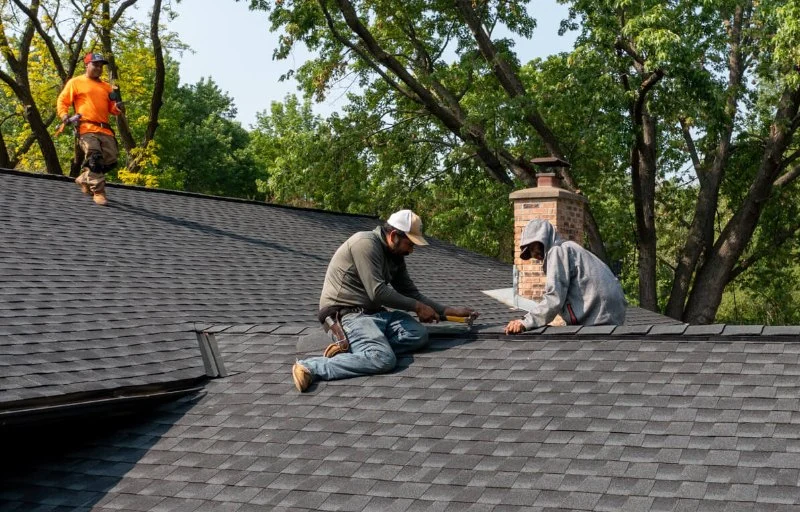 How to Choose a Roofing Contractor That Provides a Written Warranty