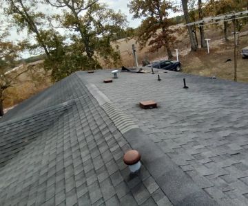 Best Roofing Materials for Mid-Century Modern Homes: Top Options for Style and Durability