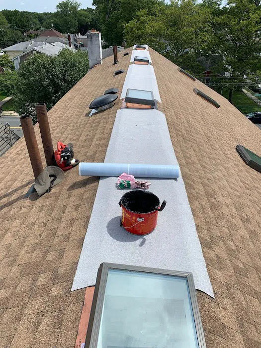 Lema's Roofing & Siding Corp. Picture 4