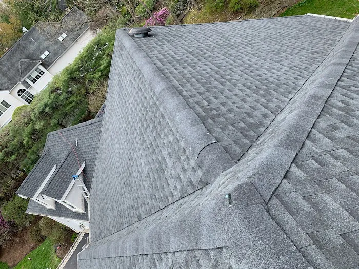 Lema's Roofing & Siding Corp. Picture 9