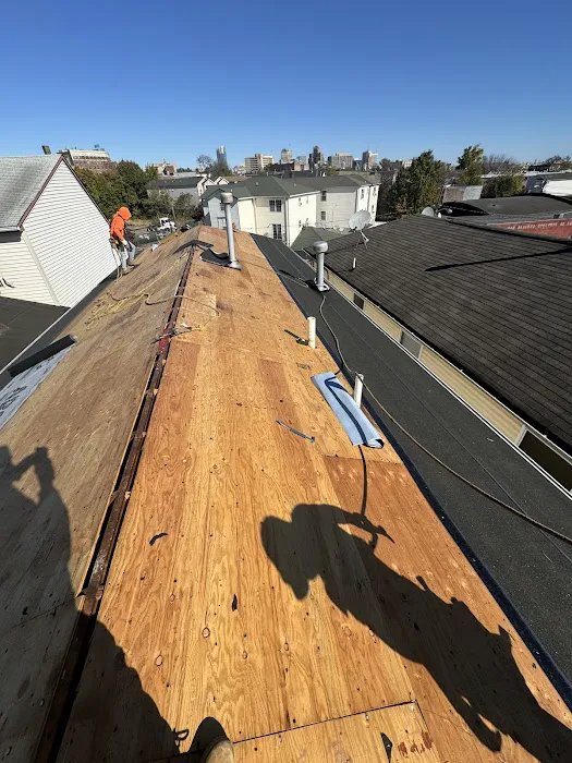 CMS ROOFING CONTRACTOR LLC Picture 3