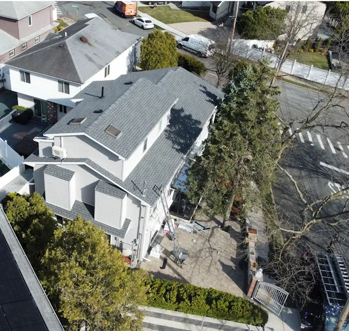 B&B ROOFING & GUTTERS. Picture 1