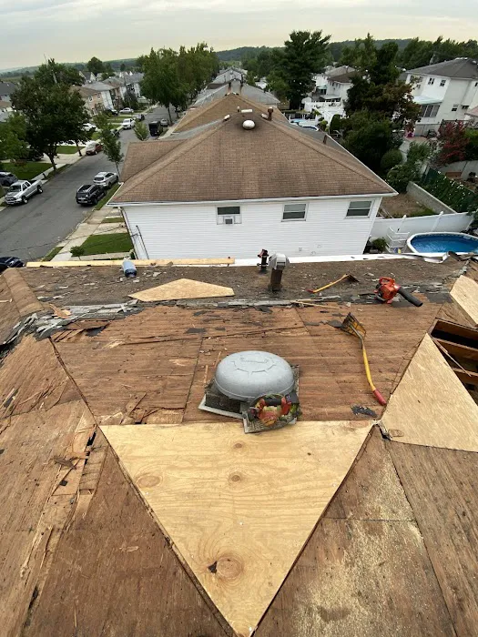 B&B ROOFING & GUTTERS. Picture 5