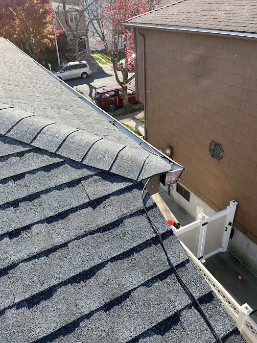 B&B ROOFING & GUTTERS. Picture 4