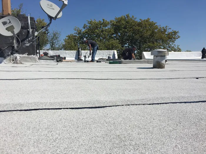 Vinnys Roofing & Home Improvement Picture 1