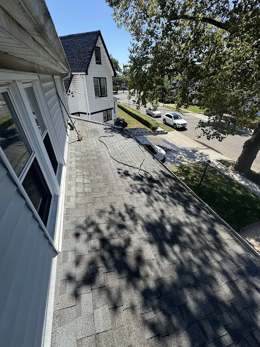 Verrazano Roofing Picture 2