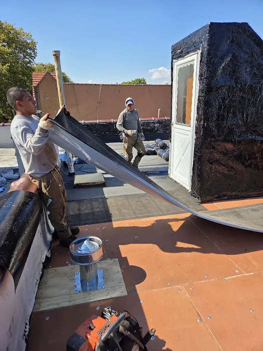 Side by Side Roofing & Siding Contractors Picture 5