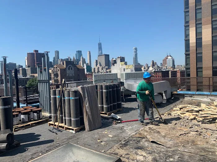 Roofing Repair Team Picture 2