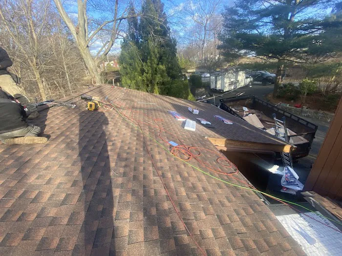 KNA Roofing Picture 1