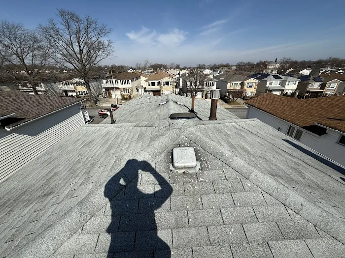 CALCO ROOFING / SEAMLESS GUTTERS Picture 2