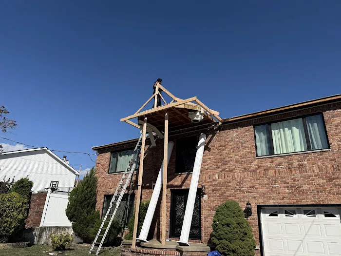 CALCO ROOFING / SEAMLESS GUTTERS Picture 7