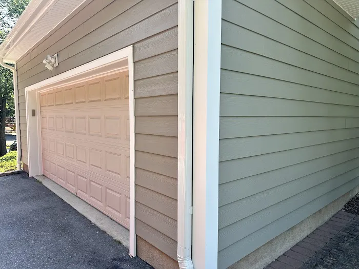 American Quality Roofing & Siding Picture 4