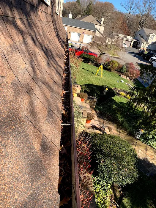 ROOFING / SEAMLESS GUTTERS CALCO Picture 7