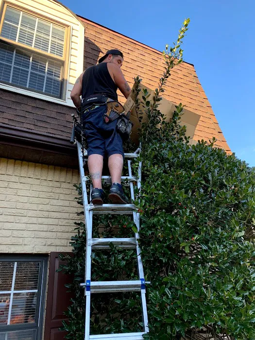 ROOFING / SEAMLESS GUTTERS CALCO Picture 6