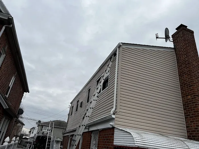 Reliable Seamless Gutters Picture 8