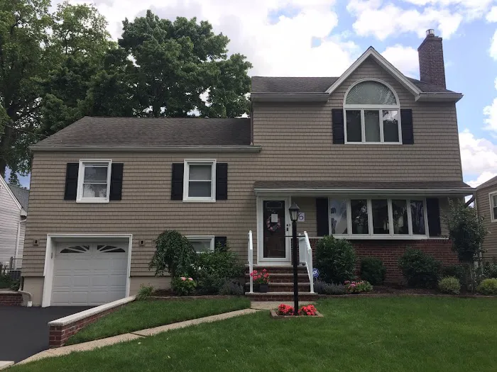 Powell's Roofing & Siding Picture 1