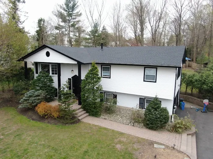 Prestige Works Roofing & Siding Picture 1