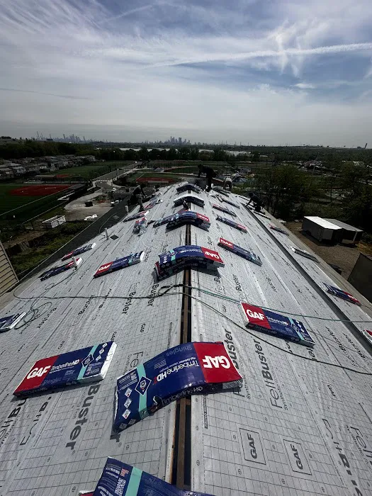 APC Roofing, Siding and Gutters Picture 1