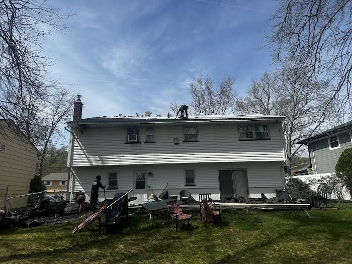 APC Roofing, Siding and Gutters Picture 2