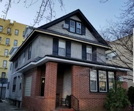Strong Island Seamless Gutters corp