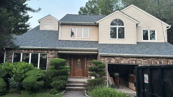 Brush House Roofing and Siding Picture 1