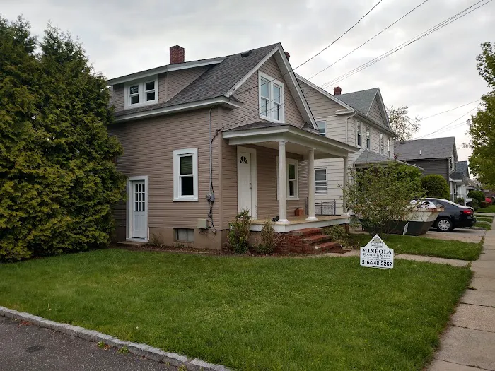 Mineola Roofing and Siding Corp. Picture 4