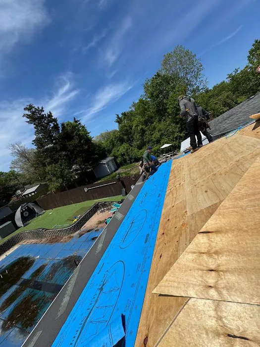 R&M Roofers LLC Picture 1