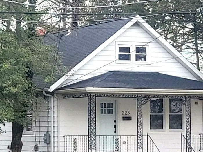 Love's Roofing & Siding Picture 3