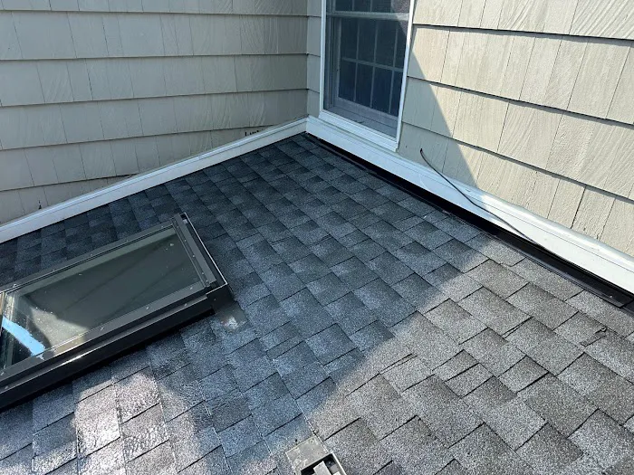 R & S Roofing Picture 1