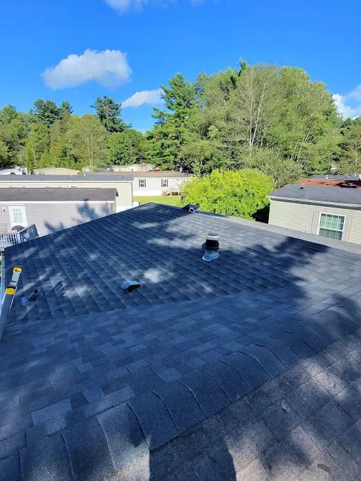 Aurora Roofing & Restoration Picture 2