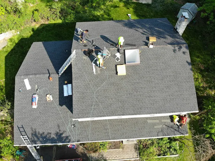 Segelman Shaw Roofing, Siding & Gutters Picture 2