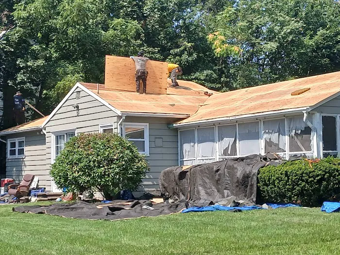 Arctic Roofing & Restoration Picture 2