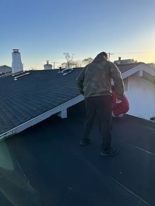 ML Best Roofing and Siding Picture 1