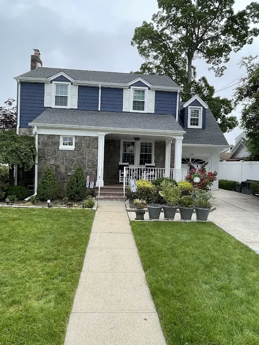 Four Seasons Roofing & Exteriors Picture 1
