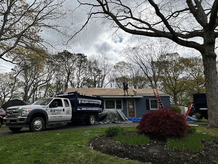 D & S Roofing Corp Picture 3