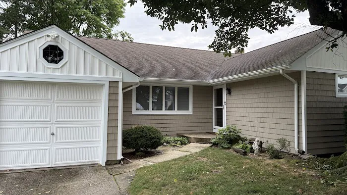 Selective Homes Roofing & Siding Picture 1