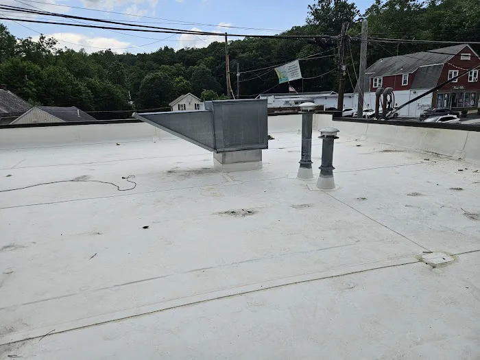 MONTEVELLO CARPENTRY & ROOFING CORP. Picture 5