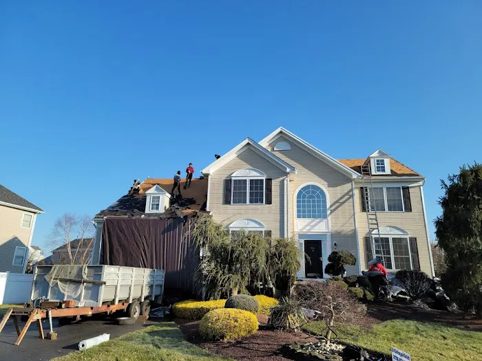 JR's Roofing and Gutters LLC Picture 3