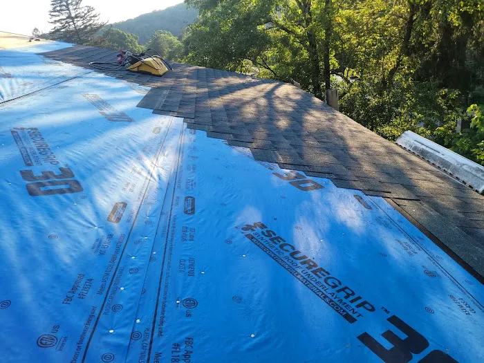 Storm Guard Roofing, LLC Picture 1