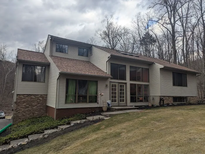 Roff Roofing & Renovations LLC Picture 5