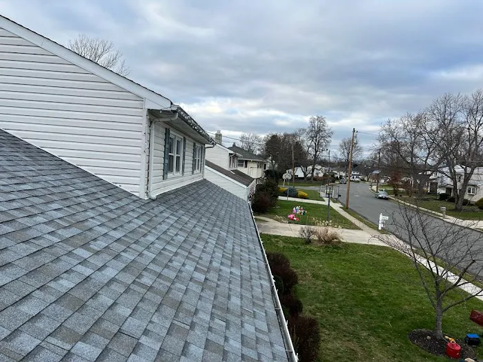 M&R Roofing Picture 10