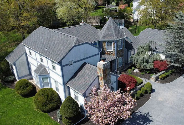 United Veterans Roofing LLC Picture 1